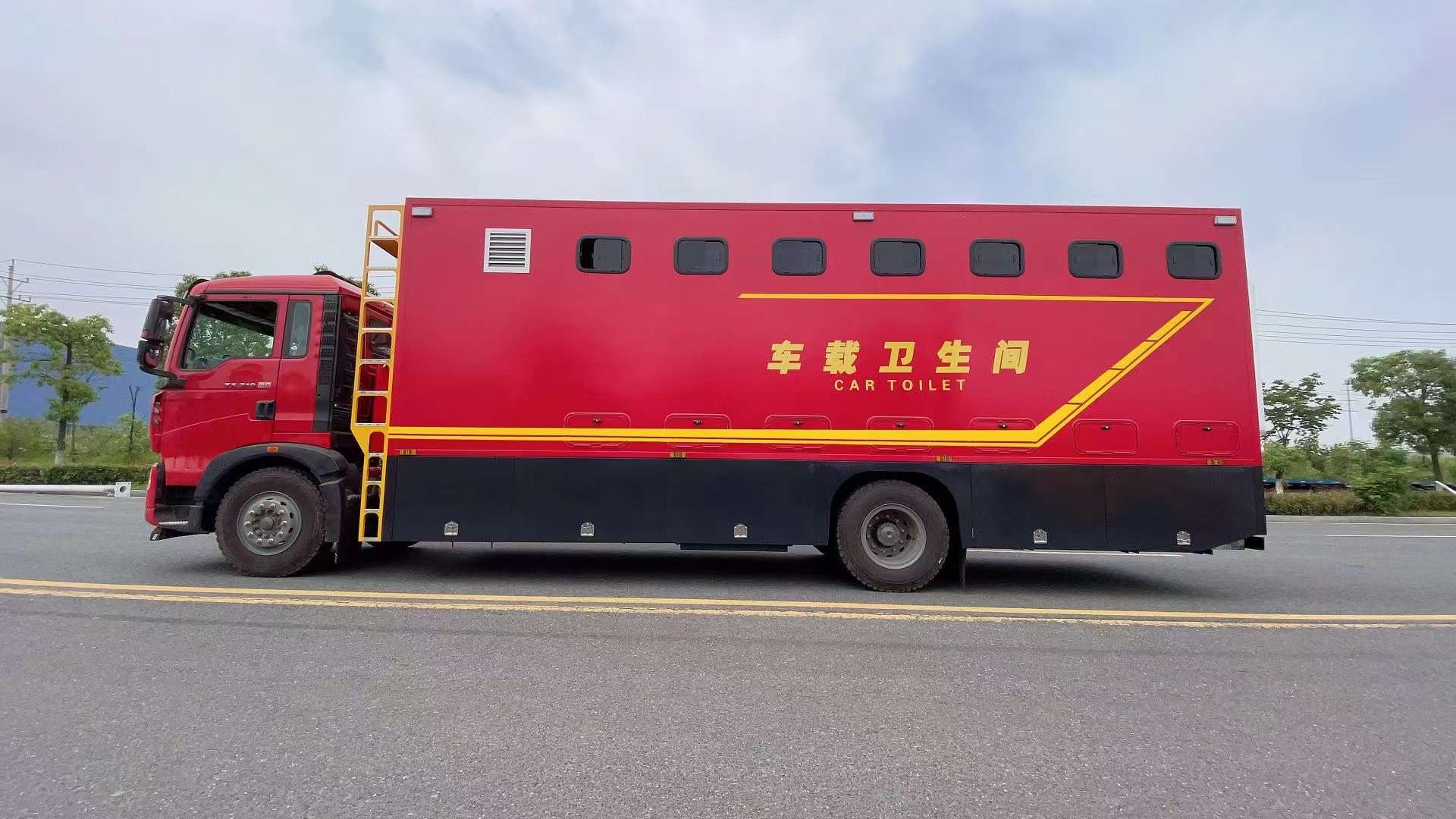 东风天锦KR国六保障宿营车实拍图片