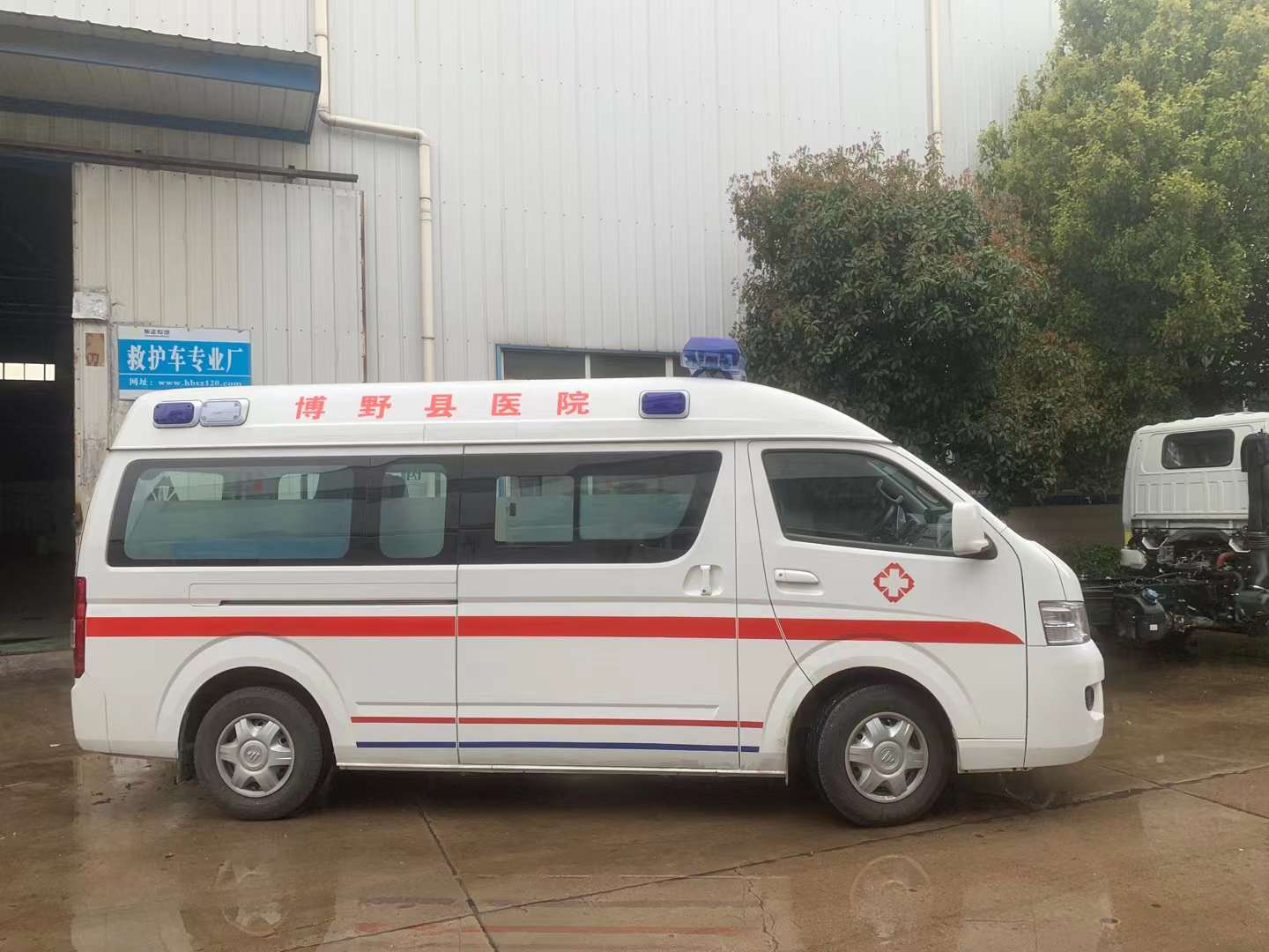 福田G7运输型负压救护车实拍图片