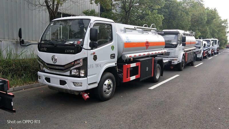 国六5吨油罐车介质柴油4.35方加油车 厂家报价
