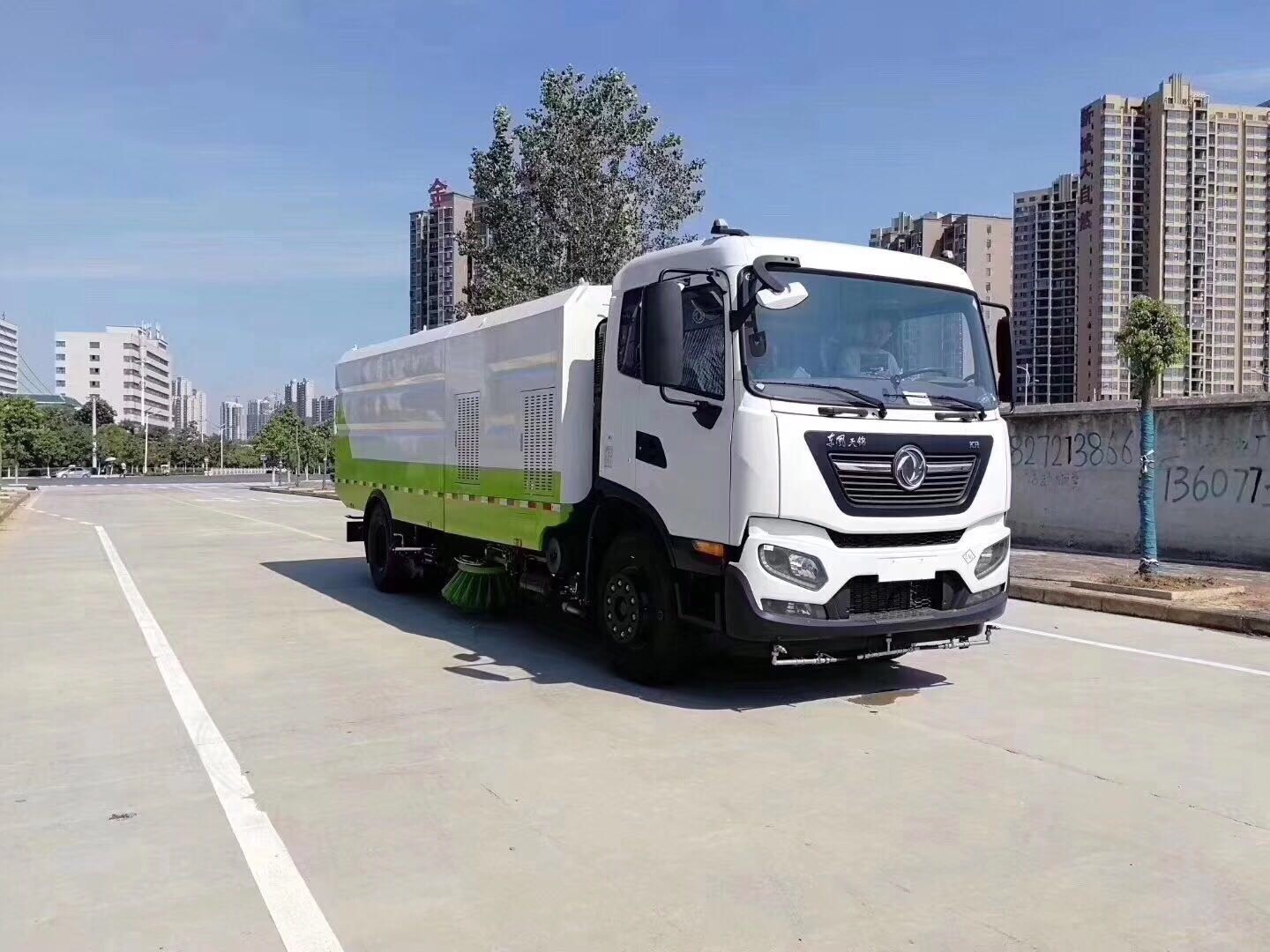 大型矿厂煤厂专用东风洗扫车图片