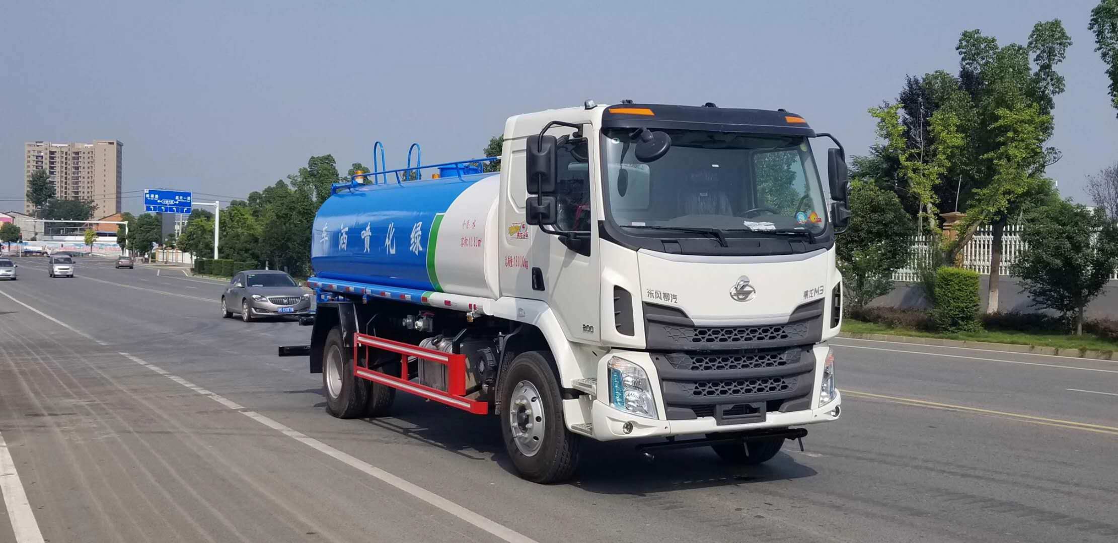 柳汽乘龙15方洒水车